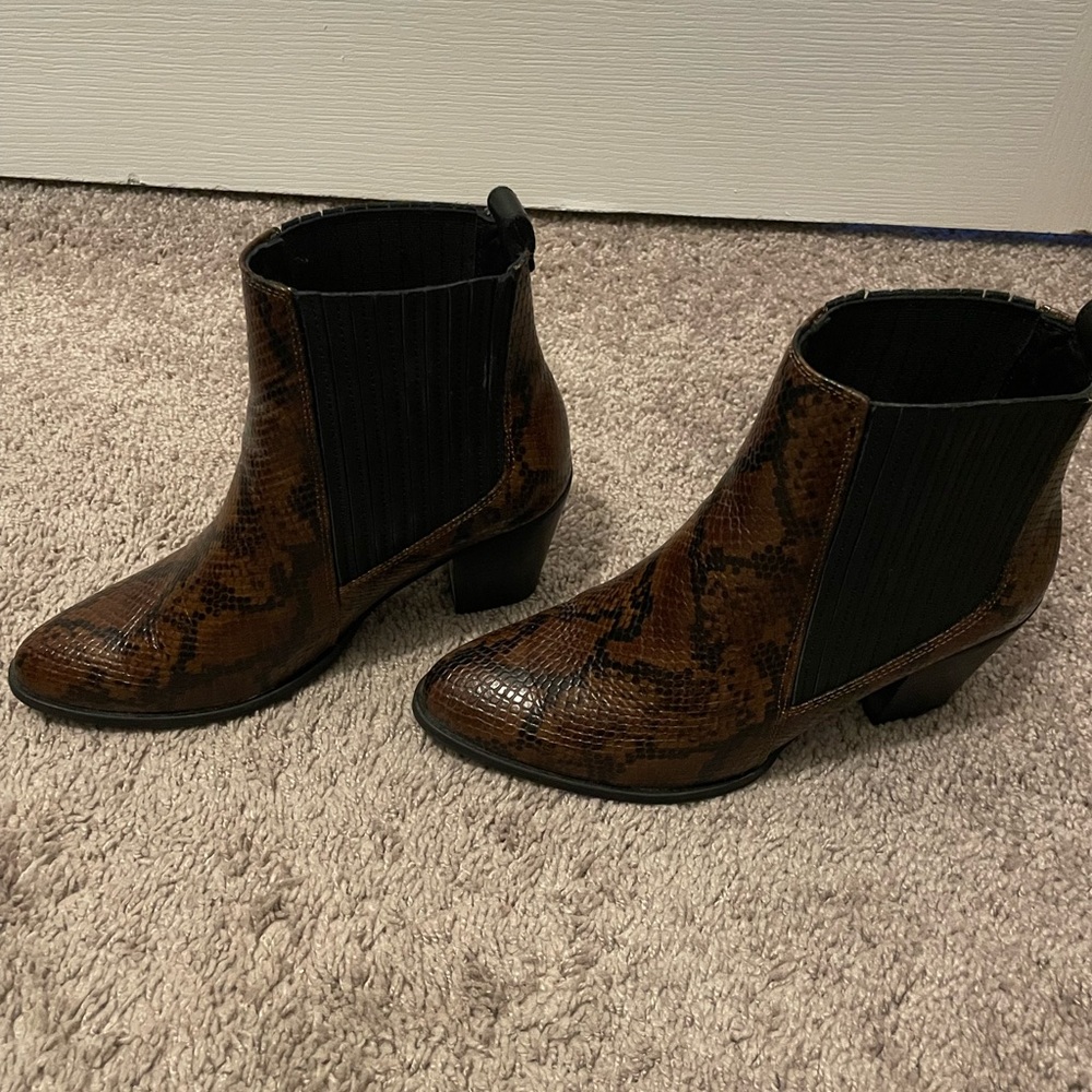 Clark’s dark tan snakeskin booties women’s size 10